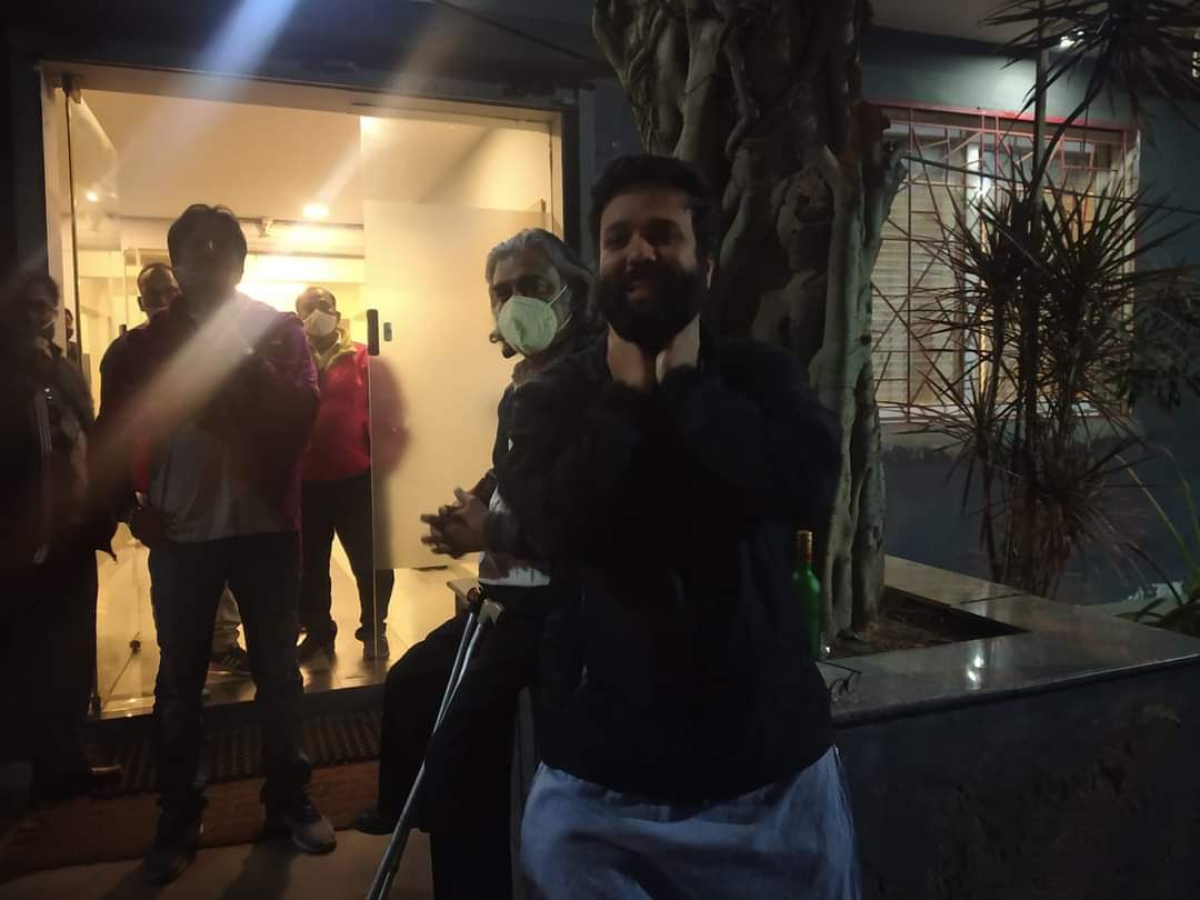 SagrikaKissu's tweet photo. Raid at https://t.co/udczXAfw2i finally over. ED officials have just left. Via @AnyaShankar https://t.co/xJ3yOyy9zY