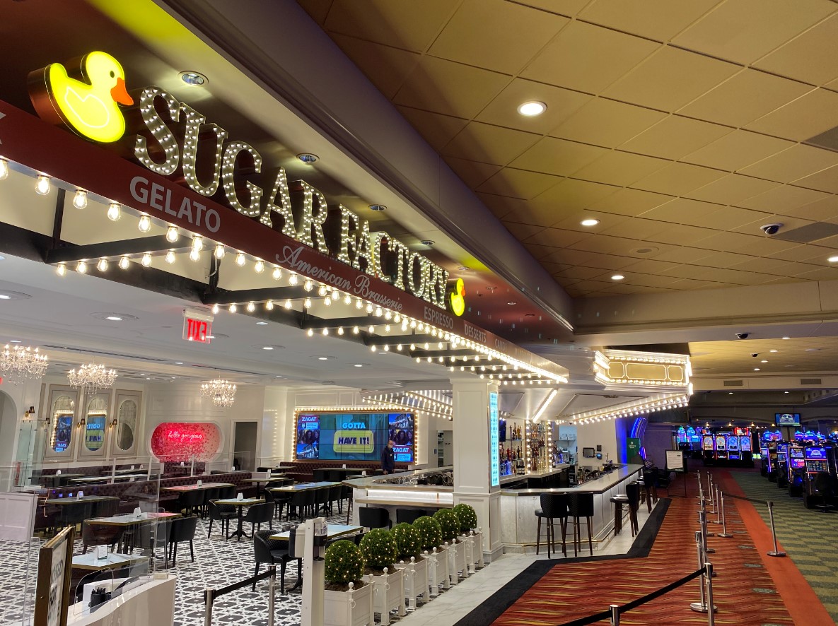 AlleghenyMllwrk's tweet photo. Take a look at the recently completed @SugarFactoryLLC @DoverDowns in Dover, Delaware. Working for @ArcBuildingPartners is always a great experience; a fast-paced restaurant fit-out is no problem for Arc! 

#alleghenymillwork #architecturalwoodwork #sugarfactory #TeamAllegheny https://t.co/PaaIN4aOvE