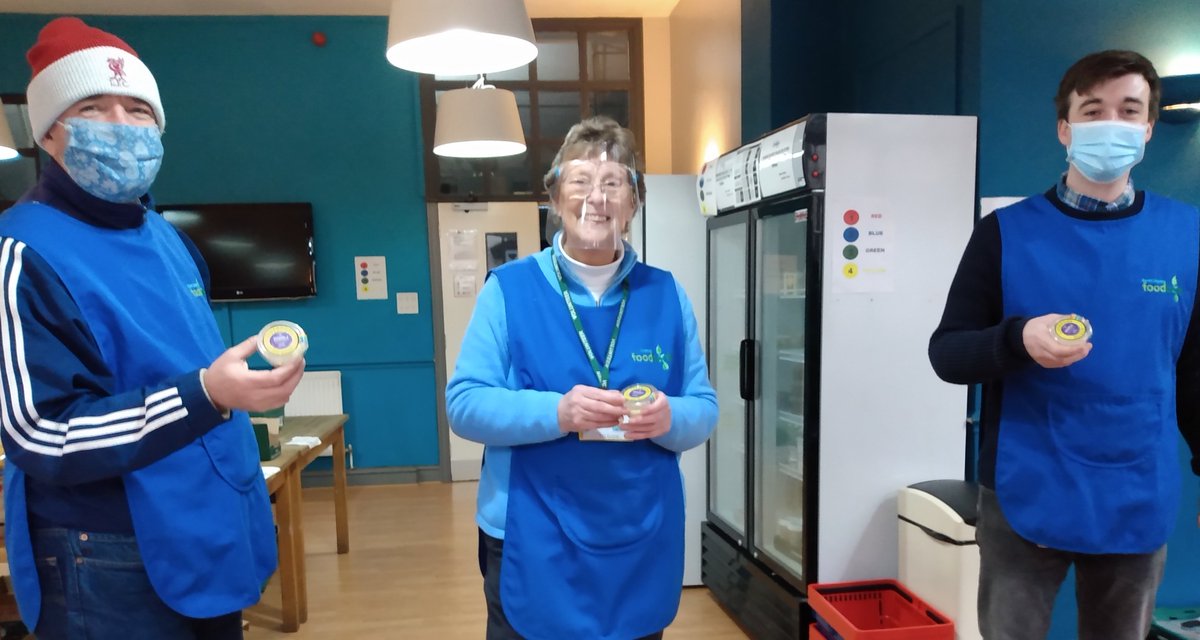 S_Liv_Foodbank's tweet photo. Bee-lighted volunteers today receiving donations of handbalm from @b4biodiversity #LiverpoolBeeBalm #BeeWorkersToKeyWorkers https://t.co/m5Qmfk4qGL