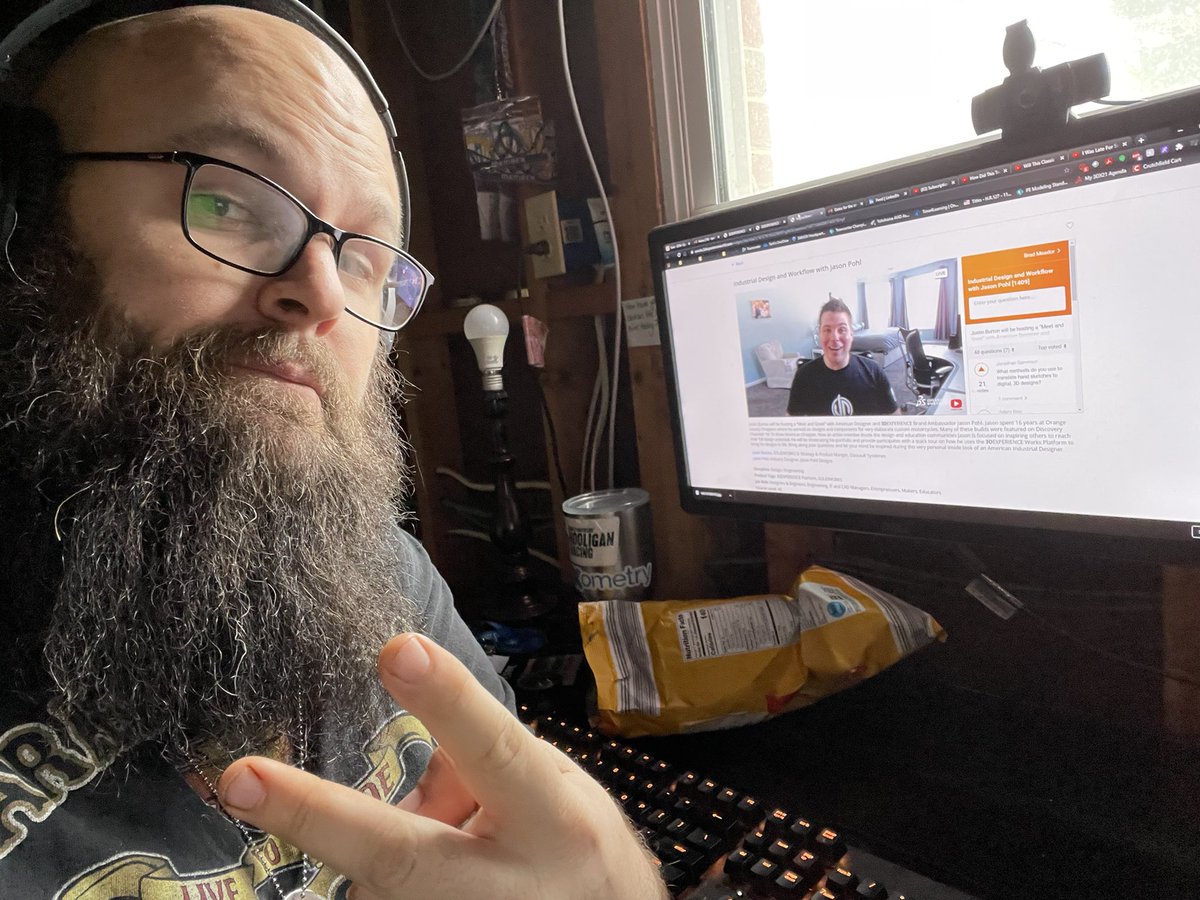 #3DXW21 hangout with <a href="/JasonPohlOCC/">Jason Pohl</a> this is why we get together for this conference. Inspiring stories from great designers. #SOLIDWORKS #3DEXPERIENCE #virtual #conference
