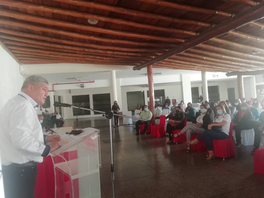 incretoficial's tweet photo. En el INCRET se lleva a acabo el "Taller: MPPPST en la construcción de las ciudades comunales socialistas", con el objetivo de apoyar y fortalecer la creación de estos espacios territoriales como máxima expresión de la participación del pueblo en el proceso de autogobierno. https://t.co/u22Ke46tGw