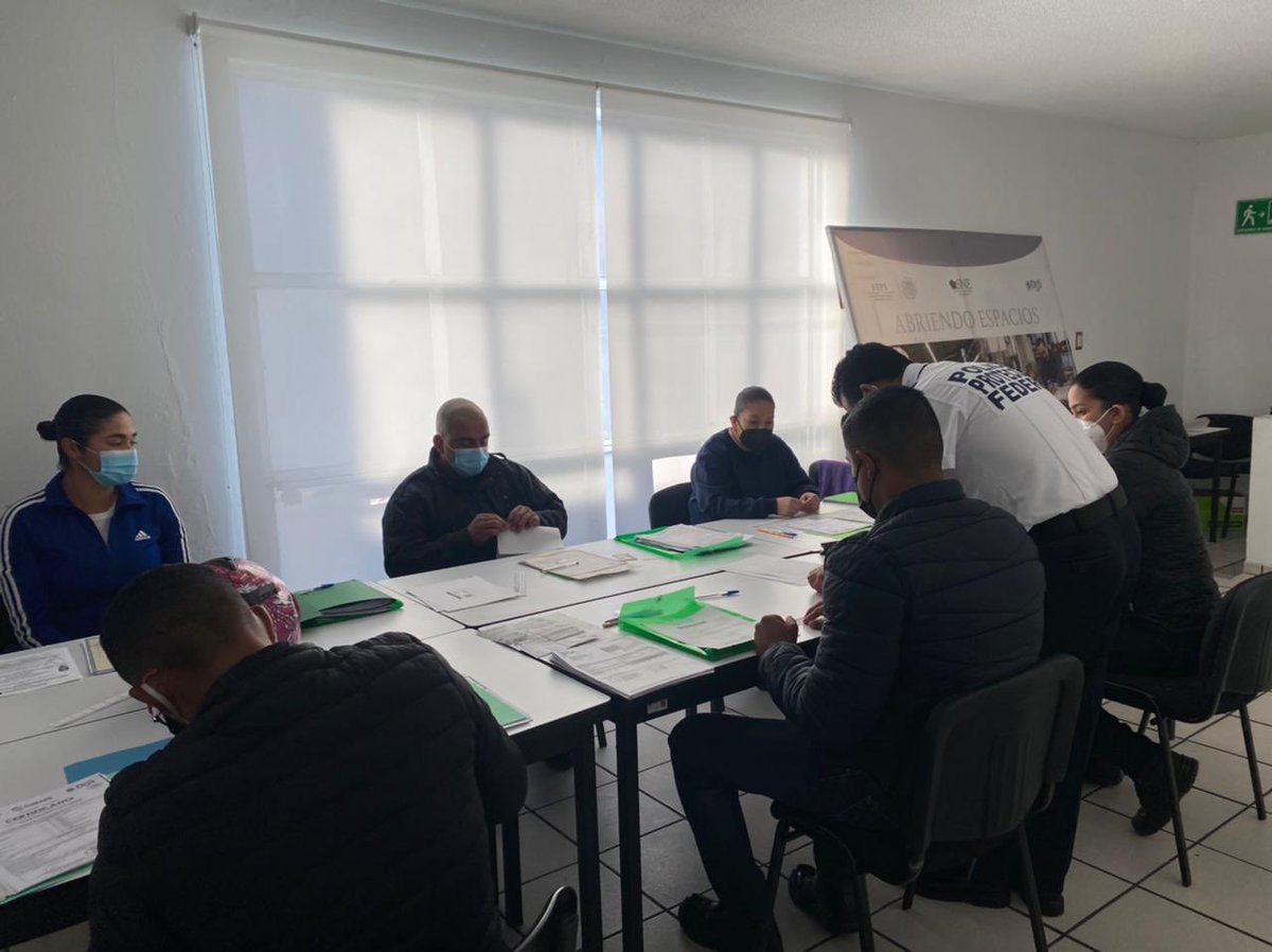 ManuelEspino's tweet image. En Durango, personal del ⁦@spf_sspc⁩ Servicio de Protección Federal, comienza la contratación de más de cien jóvenes egresados de nuestra Academia. Generamos empleo y servimos a la patria con lealtad.