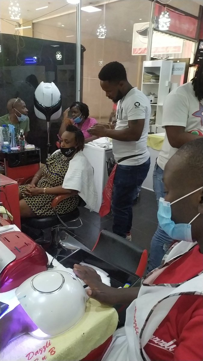 @Amolamodakenya #1daywithDazzliSalon
#1daywithDazzliSalon