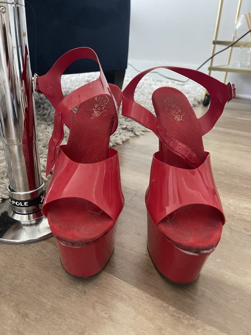$100 - Used red stripper heels for sale. Includes exclusive content. Mailed directly to you  #toes #foot<a href="/tag/footfetish"class="tags"><span>#footfetish</span></a><a href="/tag/shoes"class="tags"><span>#shoes</span></a><a href="/tag/heels"class="tags"><span>#heels</span></a><a href="/tag/femdom"class="tags"><span>#femdom</span></a><a href="/tag/feet"class="tags"><span>#feet</span></a><a href="/tag/redheels"class="tags"><span>#redheels</span></a>