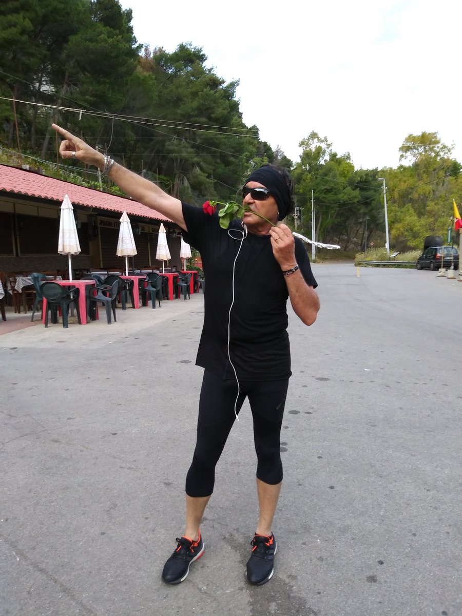 Antonio running tweet media