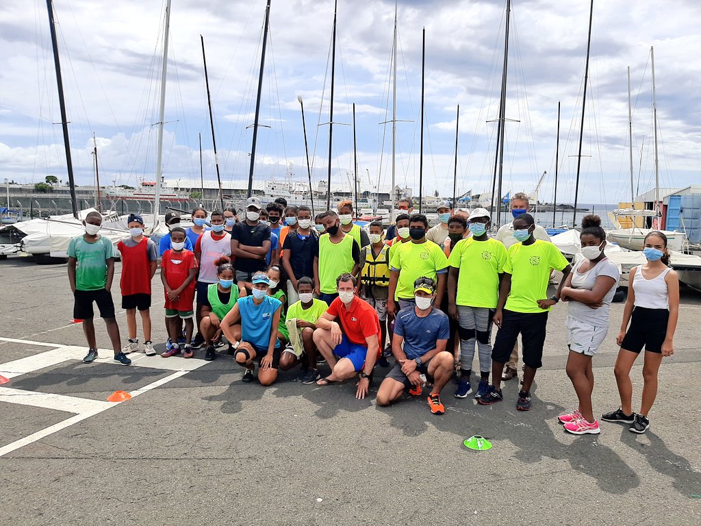 UnssOUEST's tweet image. Boris Neveu, sélectionné olympique pour les JO de Tokyo en kayak, est venu à la rencontre des élèves des collèges Titan et l'Oasis du Port. Une occasion pour ces jeunes de partager les valeurs de l'Olympisme 🥇🚣‍♂️🇲🇫. #SOP2021 @unss_reunion @AcLaReunion @PChatonnay #teamunss