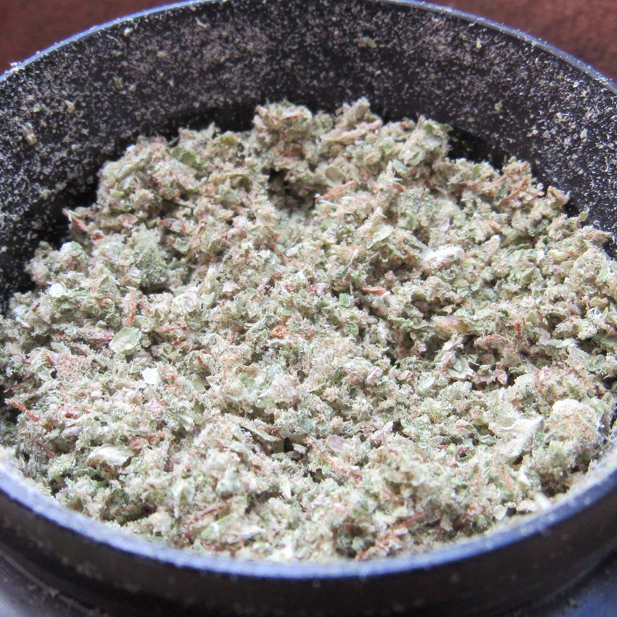 iwantwhatshess1's tweet photo. Packs like kinetic sand, I tell you. ⏳

#cannabis #WeedLovers #grinder #aethetic #420vibes #stoner #alienhuckleberry #alienrockcandy #huckleberrykush #marijuana #smoking https://t.co/S3s9WYSuK7