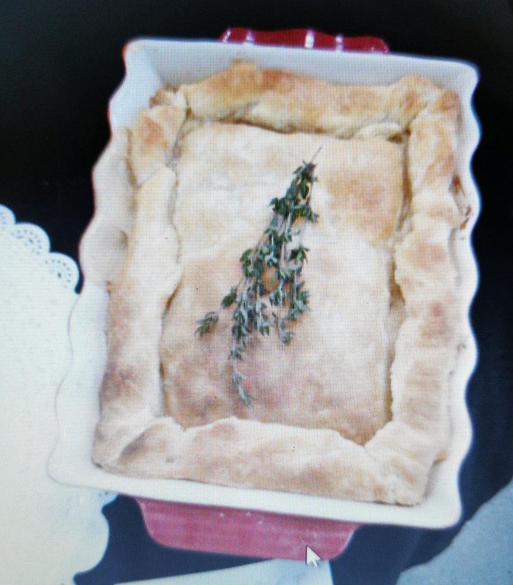 SandhighFood's tweet image. Still hungry? Here&apos;s some Y11 H&amp;amp;C students&apos; dishes for you to get your teeth into. #learntheskills #SHSY9options @SandhighDT @SandbachHigh