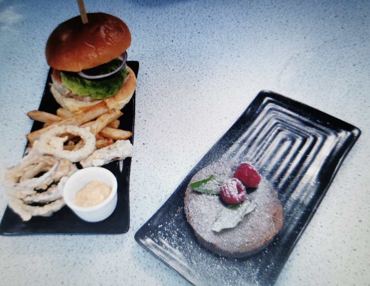 SandhighFood's tweet image. Still hungry? Here&apos;s some Y11 H&amp;amp;C students&apos; dishes for you to get your teeth into. #learntheskills #SHSY9options @SandhighDT @SandbachHigh