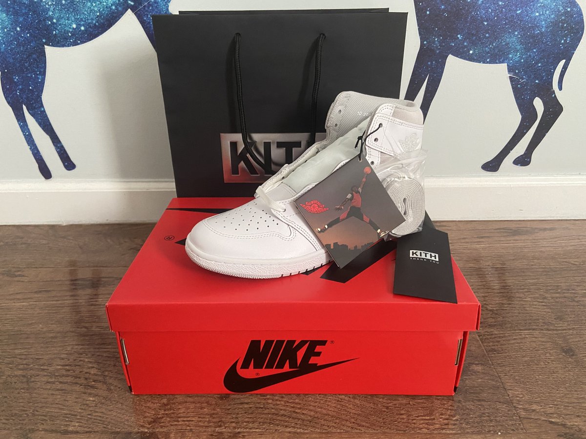 LittlefishXyl's tweet photo. First time hitting W on Kith Drawing, Lucky me😆

S/O to my CG @TheOilEdu and @Yitian_Notify 
Market: @Tigerzone2020 https://t.co/ri07j70kEI