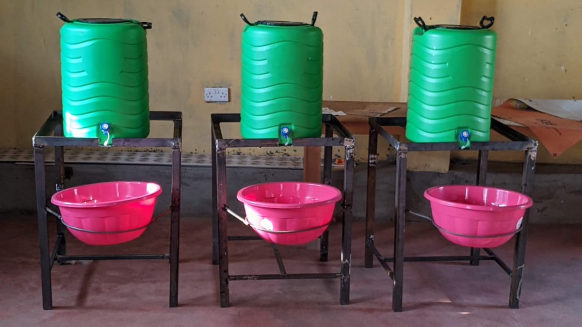 TheAbakuntaCBO's tweet photo. The Health Navigator team has been actively involved in sensitization towards precautionary measures against COVID-19 through educating the community, provision of hand sanitizers, face masks and handwash stations.

#Covid19 #OHR #EkialoKionaCenter #MoH https://t.co/fuFiNam4JV