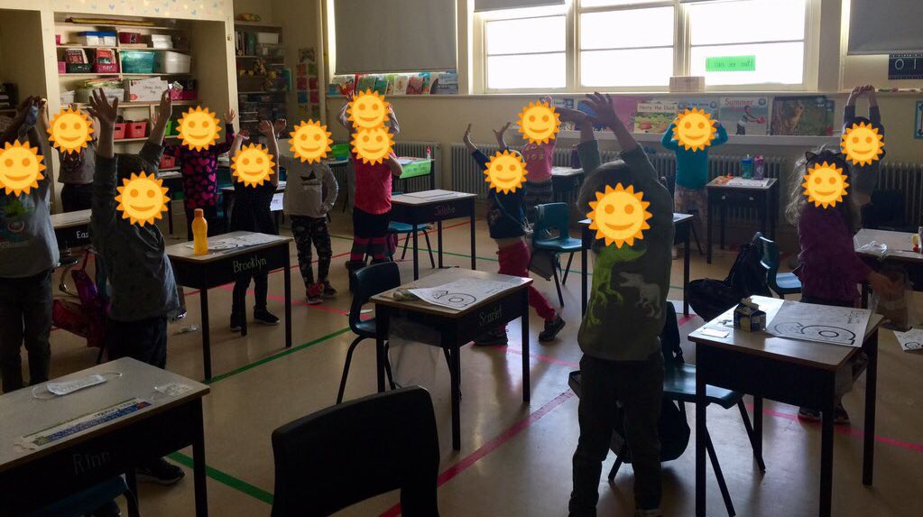 Such a great afternoon for this SLP teaching in P/1 Laventure @AlderneyElem with these extremely keen and excited students !!! 🎉🥰💗#LoveLearning #luckySLP #RaysOfSunshine #AmazingClass @HRCE_NS @HRCE_StudentSer @AlderneyElem @hollylaventure