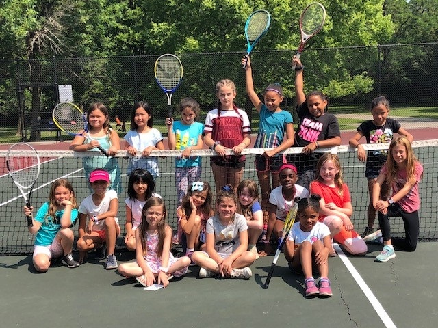 ServeReturn's tweet image. Let's make the game of tennis accessible to everyone! SRC supports youth tennis programs in Chicagoland's underserved neighborhoods. Starting March 1st, we are accepting grant applications.  Go to serveandreturnchicago.com to apply! #tennis #tennislove #tenniskids #youthsports