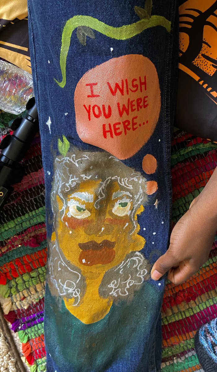 childinmars's tweet image. “long-distance relationship”
painted jeans by me