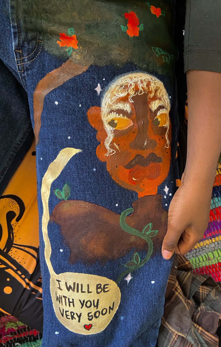 childinmars's tweet image. “long-distance relationship”
painted jeans by me