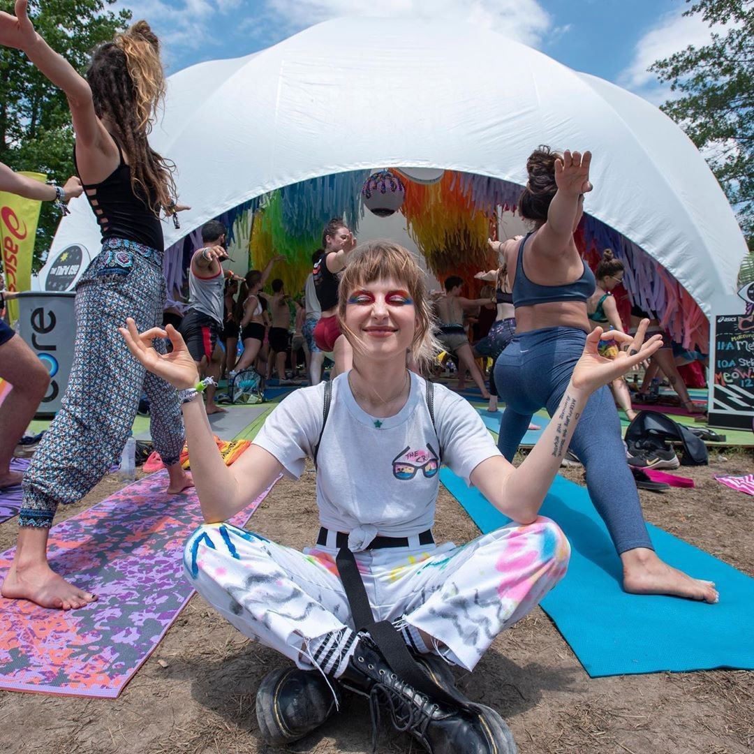 hayley williams as frogs a thread