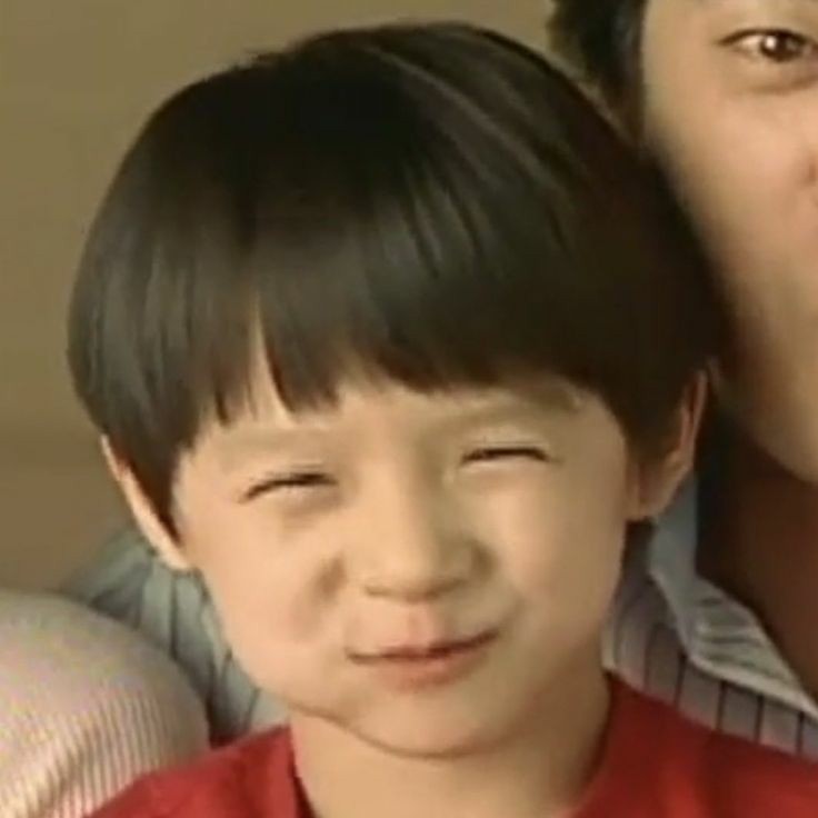 a thread of jeno's eye smile