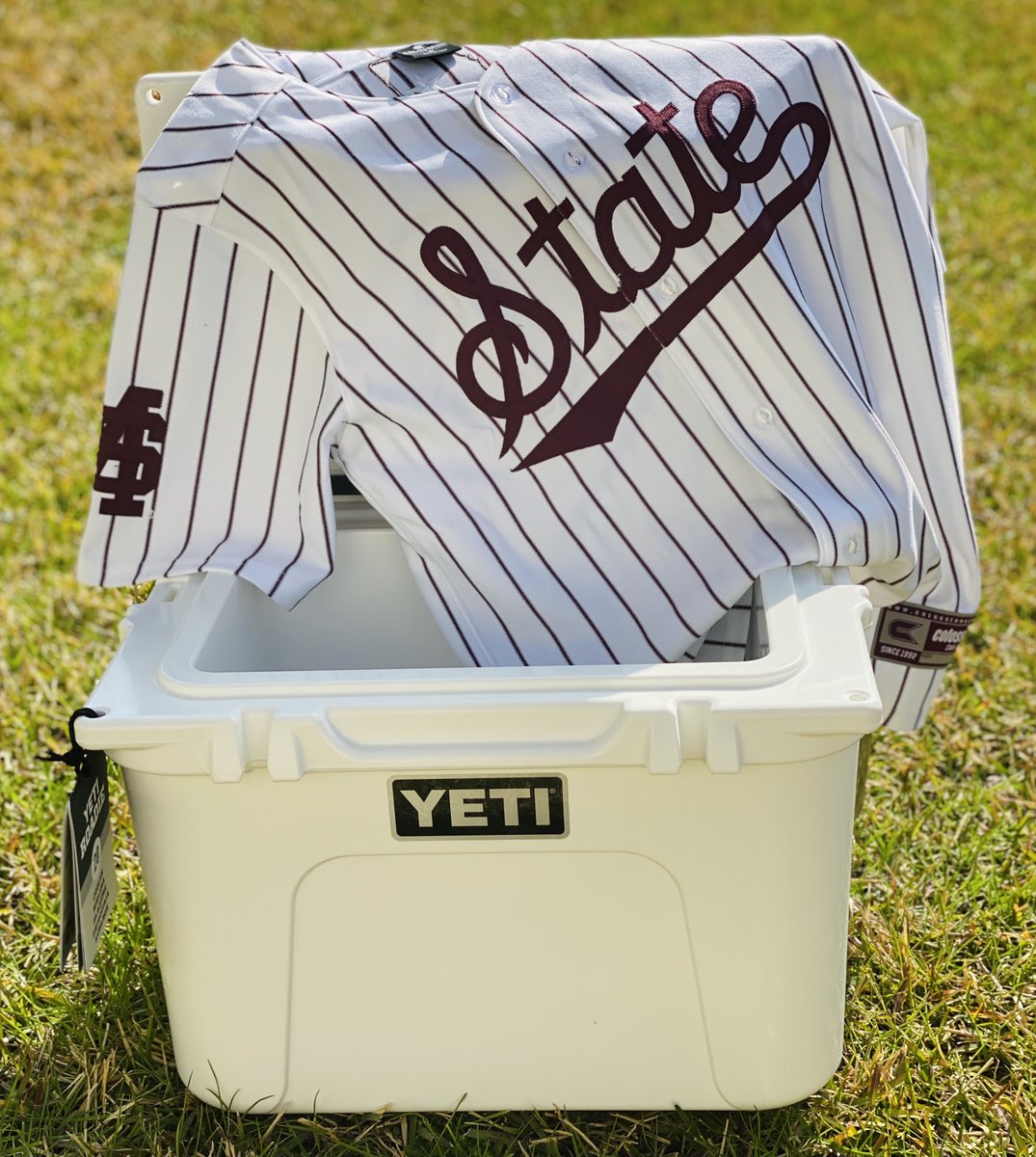 💕 VALENTINE’S DAY BASEBALL GIVEAWAY
To enter to win a YETI COOLER and a PINSTRIPE JERSEY: 
• Follow us 
•Like and Retweet this pic 
Winner will be announced on Valentine’s Day!!