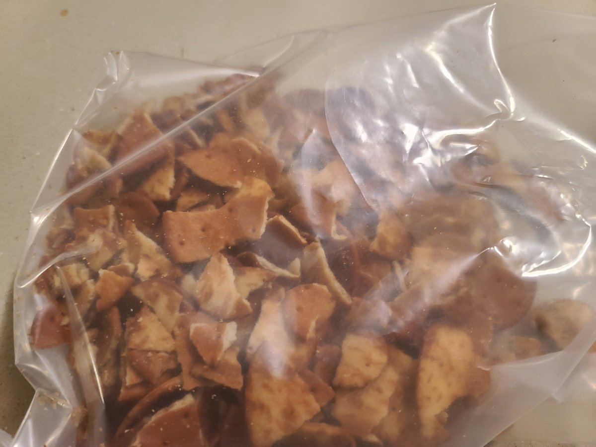 BigZigKC's tweet photo. @TownHouseUS do you sell a bag where there's actually a cracker? https://t.co/lsggWTWVpk