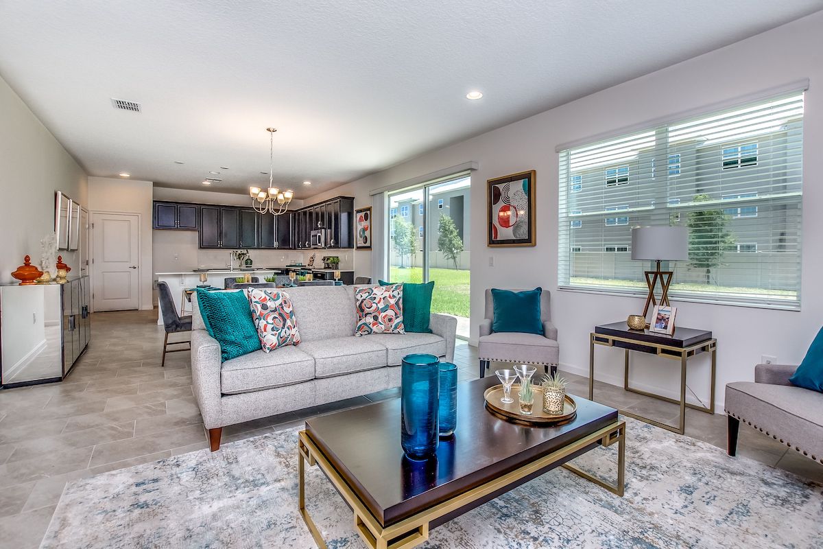 robin_prothro's tweet photo. Accessories can make a good impression on potential buyers of your home. #staging #sellyourhome  https://t.co/duw467Me2T https://t.co/sRhiI4ewxP