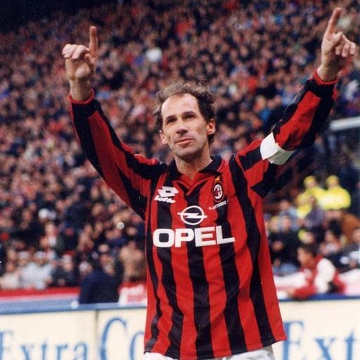 Milan1899Djoko's tweet photo. Insultare Baresi significa non essere Milanisti! Punto!
@FBaresi 6 unico ❤🖤
#Baresi https://t.co/xgOogNLhn5