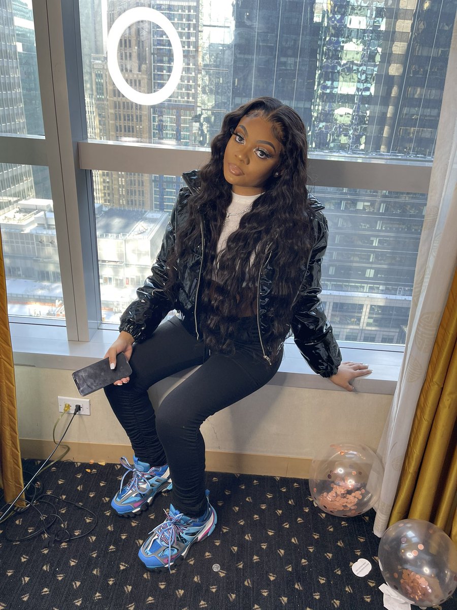 Queen_Bahiyah_'s tweet photo. 20 years of being the REALEST BITCH ALIVE ! #Two10 #happybirthdaytome https://t.co/upnOuYfGpe