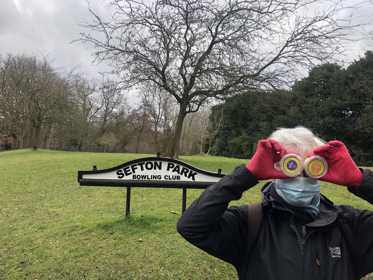 ILoveSeftonPark's tweet photo. Thank you @B4Biodiversity for the balms for our litterpickers πππ
Dave has litterpicked with us for 3 years and his wife is kitchen staff at a local care home. Well deserved π#beeworkerstokeyworkers https://t.co/pq8LRxDrb9