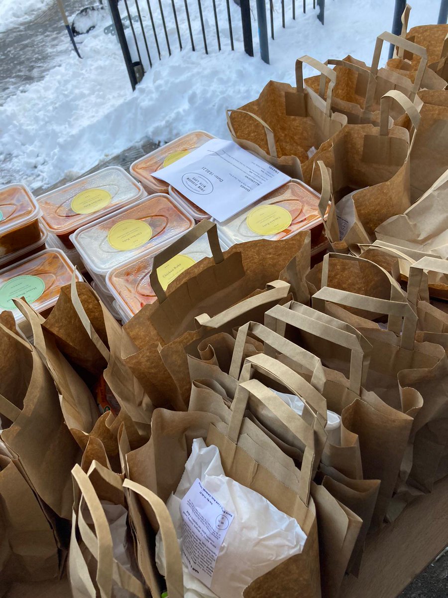 ArtsGHS's tweet photo. Great team effort from @PEGracemount today at the lunch stop. Big thank you to Miss Greig @MissHeronPE for giving up their holidays to help &amp; to Mr Gregor &amp; Miss Neill for doing home deliveries. Thank you to Rebecca Greig for making these lovely cakes @GracemountHigh https://t.co/vtPS8HohIC