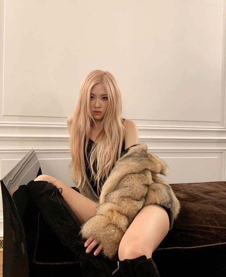 HAPPY ROSÉ DAY 
#AllOurLoveROSÉDay
#로제_생일날_블링크마음이_벅채영 
Kimse kalmamış...
Herkes bıraktı galiba..