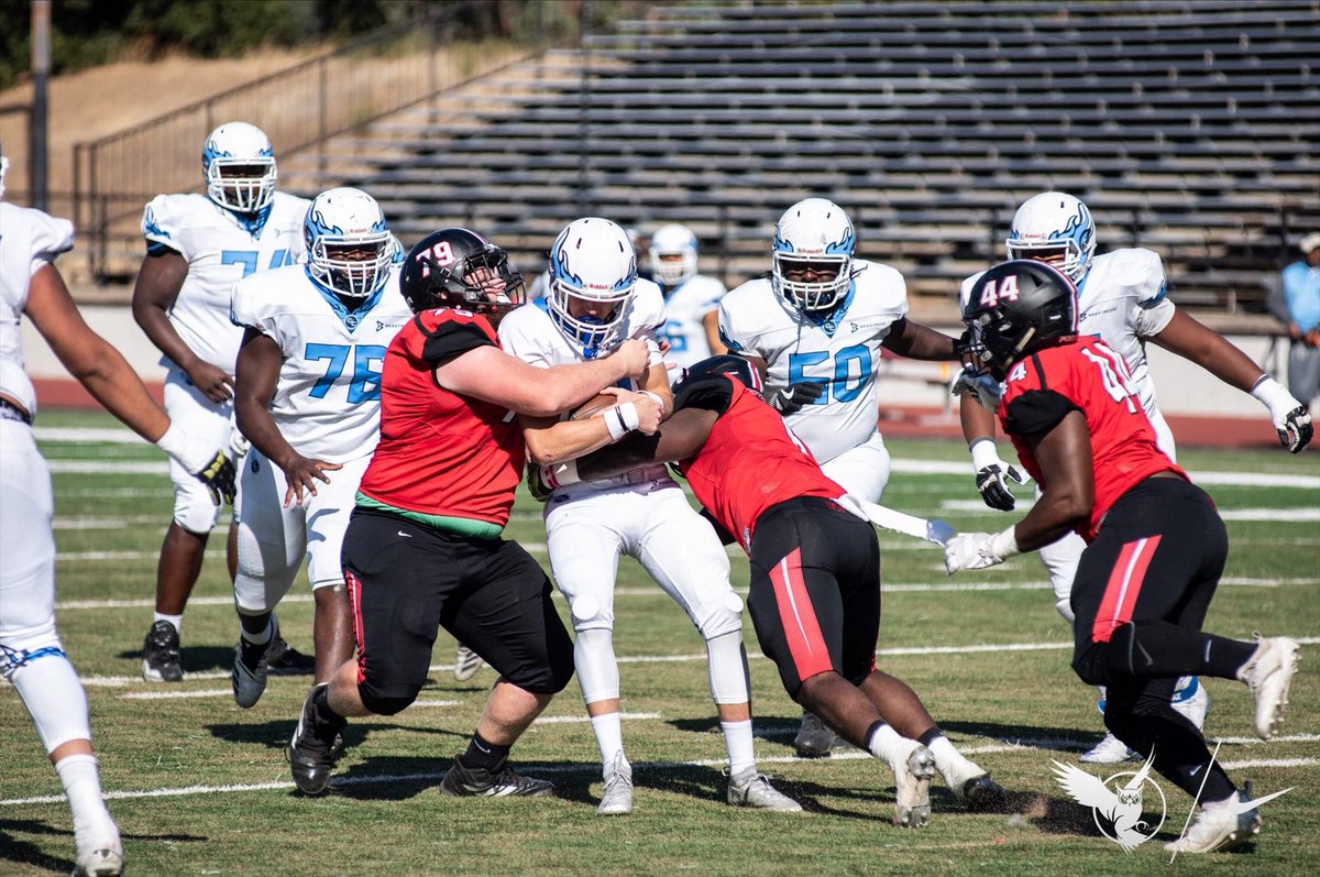 OwlFootball_'s tweet photo. O-Line &amp; D-Line recruits you’re on the clock! ⏰

First Virtual Recruit Day of 2021 tonight at 7pm! 

Let’s run it up! 
#RunItUp21 | #OwEra | 🦉 https://t.co/LjGqfSsQrW