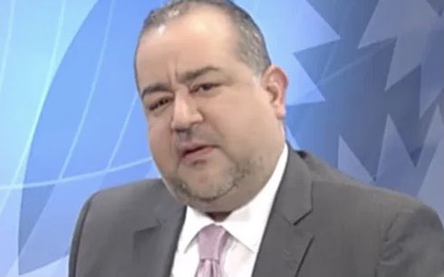 angelca37767866's tweet photo. Dice Oscar Medina, que la procuraduría de Miriam Germán, hace las mismas diabluras q hacía yanalan, porque Simón Lizardo y Donald Guerrero son dos personas serias y mete las manos por ellos. Apuesto q donde quiera las entre se queda sin manos!! https://t.co/ue6WQXf2wY