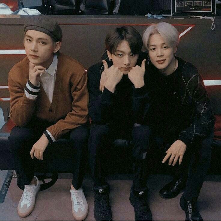 Vminkook als your college bestfriends - a thread