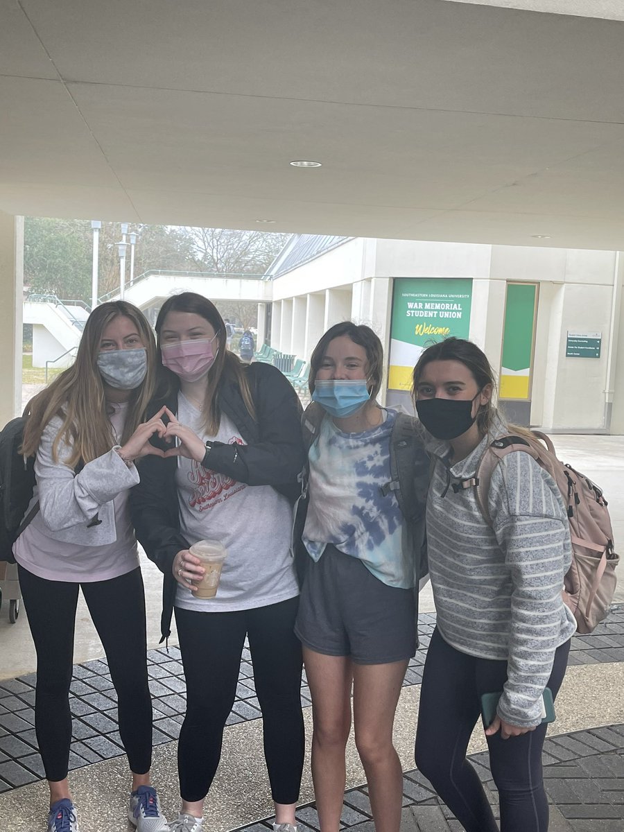 It’s always great to see students and student groups on campus. We’re adapting where needed and maintaining a presence. <a href="/sluchoir/">SLU Gospel Choir</a> @AOIIKappaTau <a href="/slu_thetaphi/">THETA PHI ALPHA</a> @ BCM!