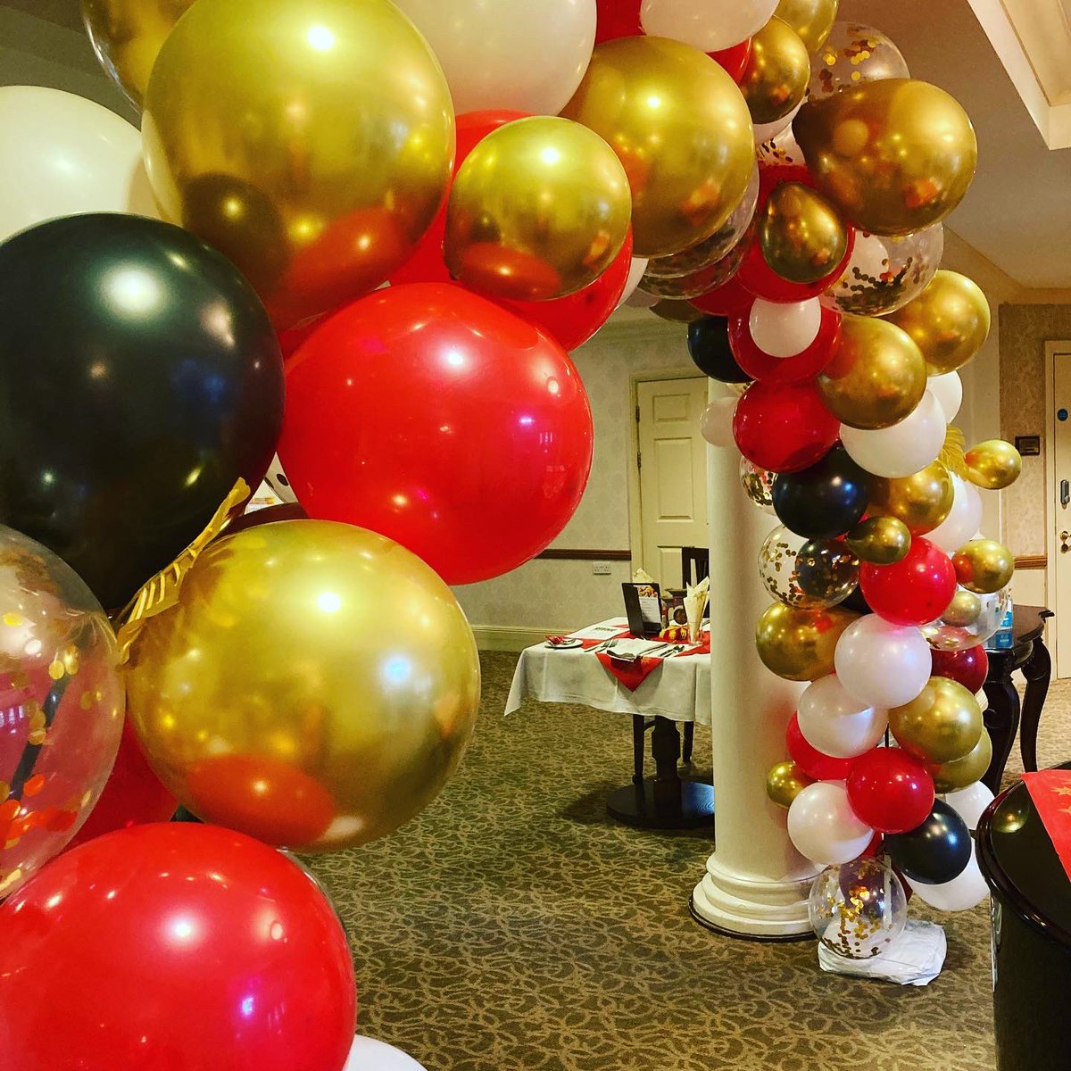 lisabaxter48's tweet photo. The residents and staff enjoyed celebrating Chinese New Year today with beautiful food and decorations #sunriseoffleet @SunriseSrUK https://t.co/zC76KNqryB