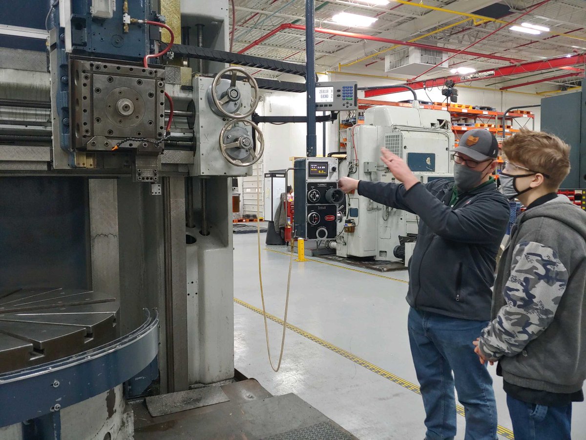 jgallagherCLE's tweet photo. We're excited to kick off the @ComponentRepair Machining Pre-Apprenticeship program with @MentorHigh @LakeShoreCP - This collaboration allows Jr's &amp; Sr's to intern in high school and apply classroom/OJT post-graduation to an #Apprenticeship @cityofmentor @LakeCountyESC https://t.co/2r7wmT7s1g