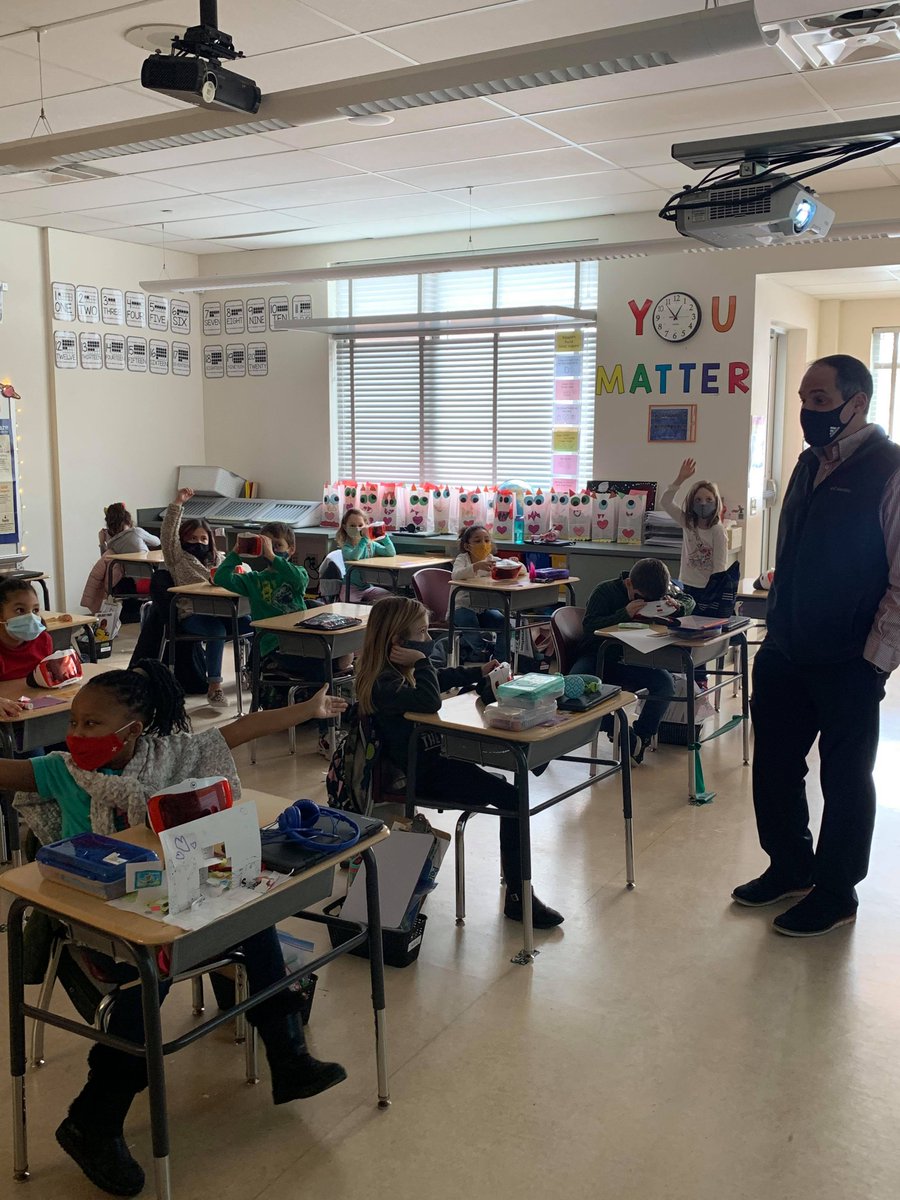 Friday is Chinese New Year! So today, our first graders in Mrs. Ross and Mrs. Lynch's classes traveled to China (via virtual reality). Mr. Lapi helped students use technology to examine the Great Wall and learn more about the upcoming new year celebration!