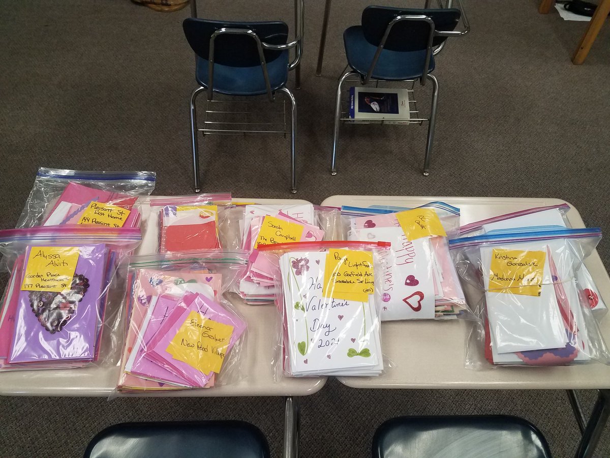 ALarsonAHS's tweet image. NHS made over 700 Valentines for our elderly neighbors! Our kids continue to amaze me with their service! @AboroPrincipal