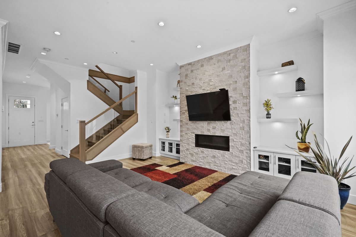 BlackTuskRealty's tweet photo. 🏡Property Feature
📍39226 Falcon Crescent, Brennan Center
Agent: Shabeen Ali
This 4 bdrm home in Ravenswood is steps away from amazing trails, Brennan Park Recreation Centre, close to DT Squamish, and quick access to Highway 99.
Details at: https://t.co/JjnLMLXLur https://t.co/AvIhtAF7Jl