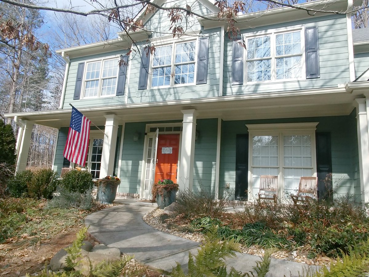 resproppres's tweet photo. Another Exterior Paint In The Books. Another Happy Customer. 

Call Today At 678 908-0067 for a free consultation. https://t.co/gO85Rvl2G5