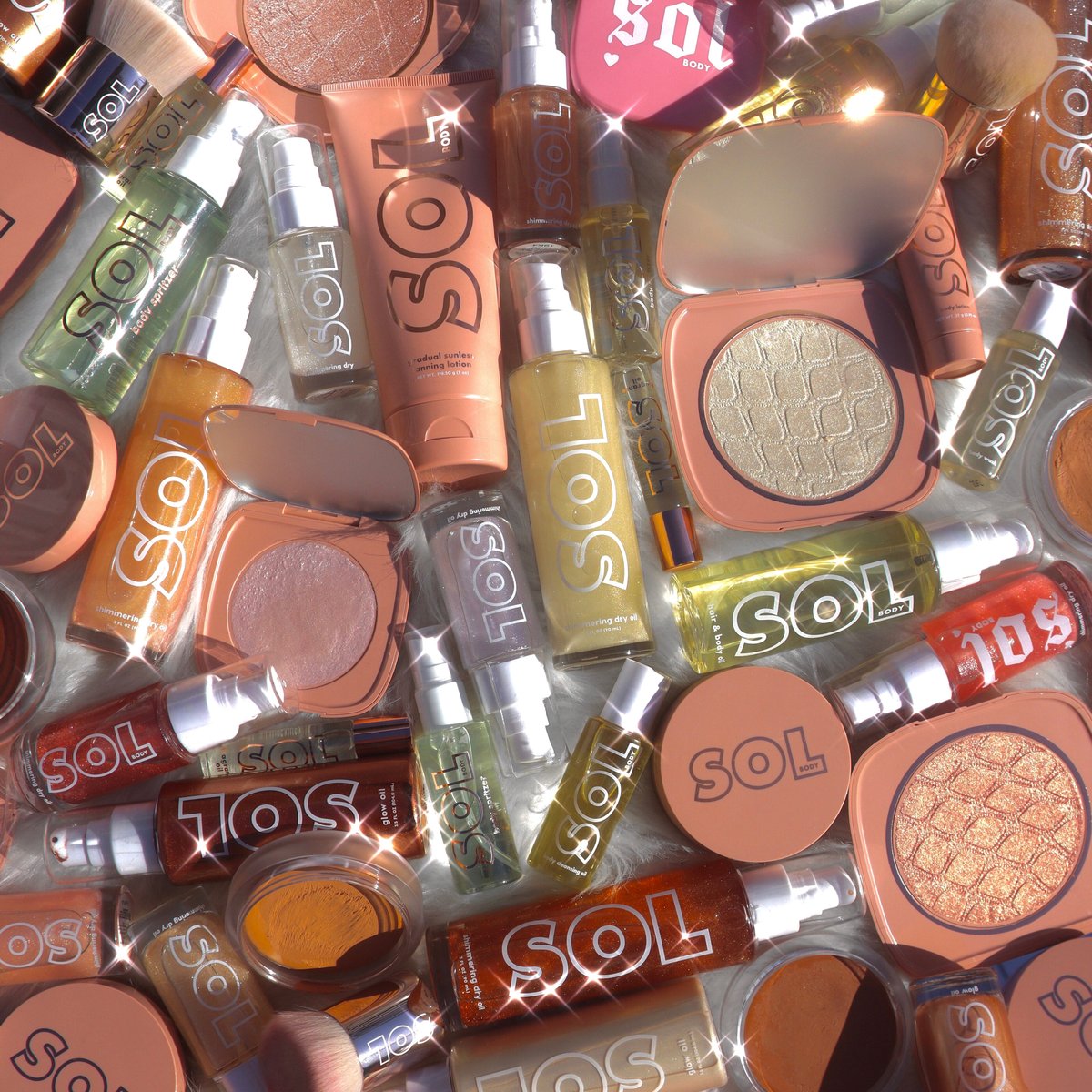 SolBodyCo's tweet image. 💋 GIVEAWAY! 💋  It’s the season of LOVE so we wanna spread the love by giving away 2 $100 e-gift cards! ❤️  Check out our IG,FB &amp;amp; Tiktok for another chance to win!

To Enter:
✨ Like &amp;amp; RT
✨ Follow @SolBodyCo

📷 IG beautyandboujee