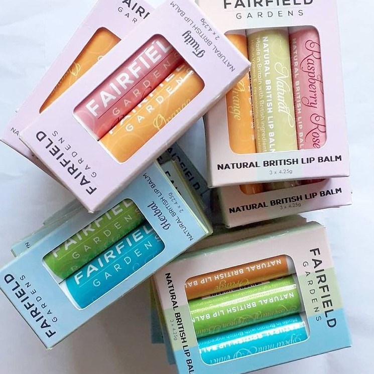 Hi there #handmadhour! It's the season of chapped and dry lips so give your lips some love with my all natural, handmade, British lip balms.
fairfieldgardens.co.uk/ourshop/cat_57…