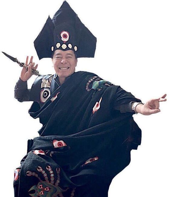 2/ When I first saw that Vajrayana aesthetics were shockingly unlike the peaceporn of normal Buddhism, I knew I had to investigate. I’d never seen anything this vibrant coming out of a spiritual tradition.