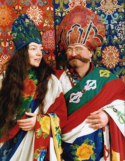 7/ At the time when I encountered it, I was inspired by the base reality that Buddhism points you toward. But I disliked that it anesthetizes many ppls minds on the way.The vibe of Vajrayana teachers struck me as notably different. They seemed more alive, perhaps even…badass?