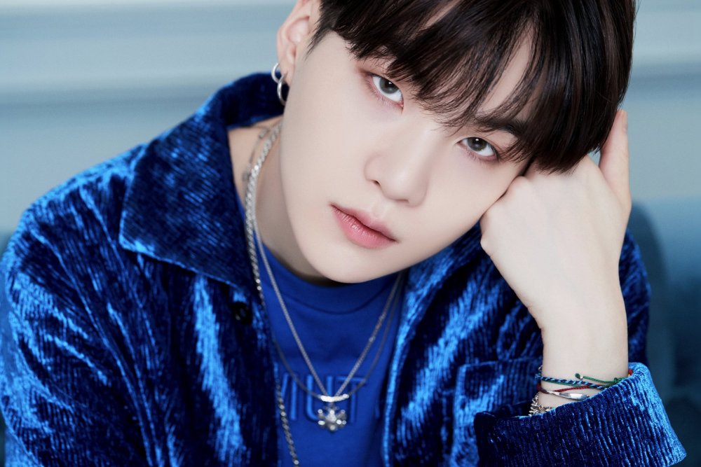 YOONGI- PsychiatryI think yoongi once said that he was studying psychology and would be interested in getting a license in psychological counseling, so this is pretty self explanatory in my opinion