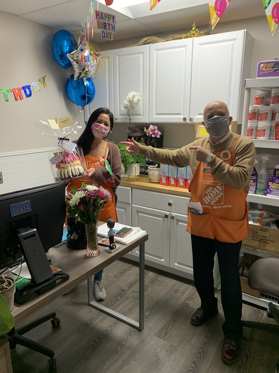Happy birthday to the best ASDS Tanya!! We hope you have a great day, you deserve it!! <a href="/Steven_Mousseau/">Steven Mousseau</a> @downeypackerfan <a href="/EddieReesespec1/">Eddie Reese@specialty6668</a> <a href="/Will09801549/">Will Villanueva</a> @MAsm6668