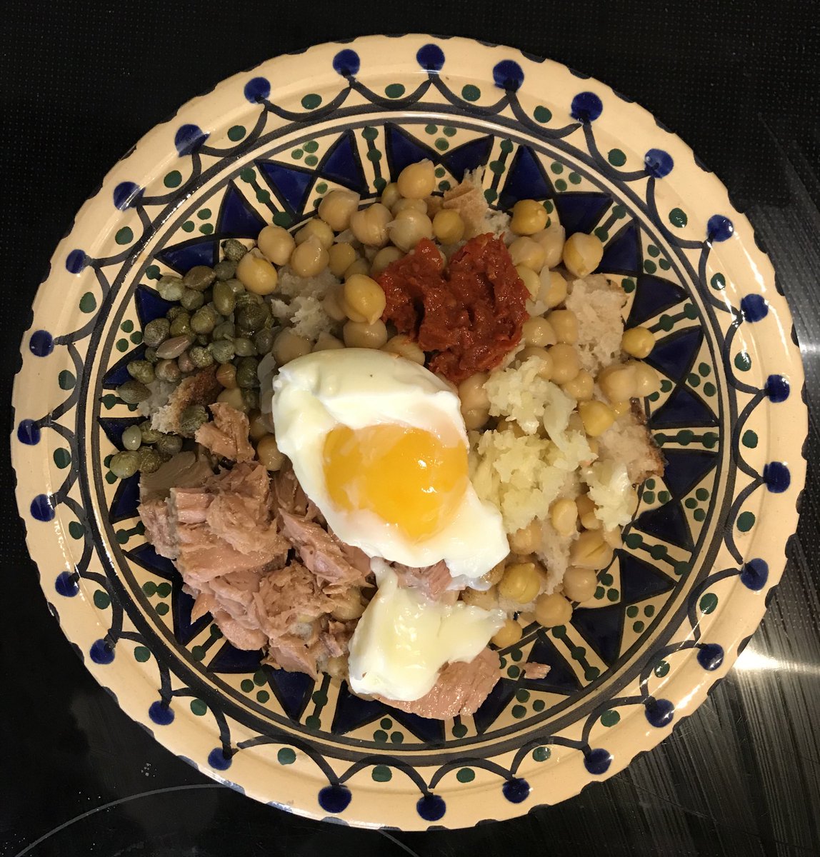 DiscoverTUN's tweet photo. If you've just found out that today, February 10, is declared #InternationalLegumesDay by #UnitedNations and you're wondering how to celebrate it by 2022, consider #lablabi as a hearty meal option. And if you're in #Tunisia, organize a party at @DarBenGacem in the #Medina. https://t.co/4U3YKea7ob