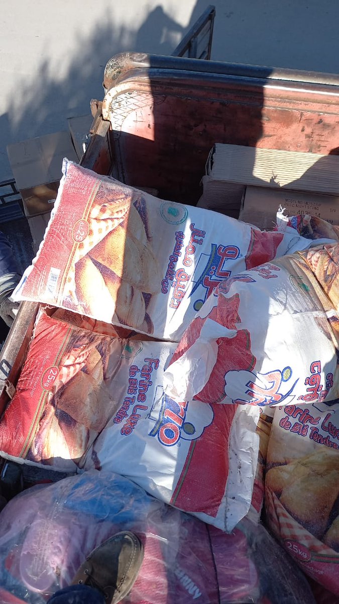 verdepassione49's tweet photo. Une tonne et 500 kg de denrées alimentaires, couvertures et vêtements venaient d'être déchargés au profit des #Nomades_Merzouga
Nous remercions nos membres, nos chers mécènes et tous ceux qui y ont contribué, grâce à vous des pensées arrivèrent à nos concitoyens oubliés
#Vp49 https://t.co/5OuJeksoSo
