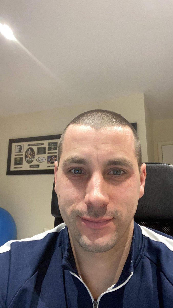 runforreggie's tweet photo. AERODYNAMICS

Stephen has shaved his head to see if it makes him faster!

Short sharp run this time to get the legs shifting. 

#RunforReggieandfriends #Runner #RunforReggie #Mudder #Marathon #GNR Ultra #Fundraiser #GoodCause https://t.co/B8DqyBh6JX