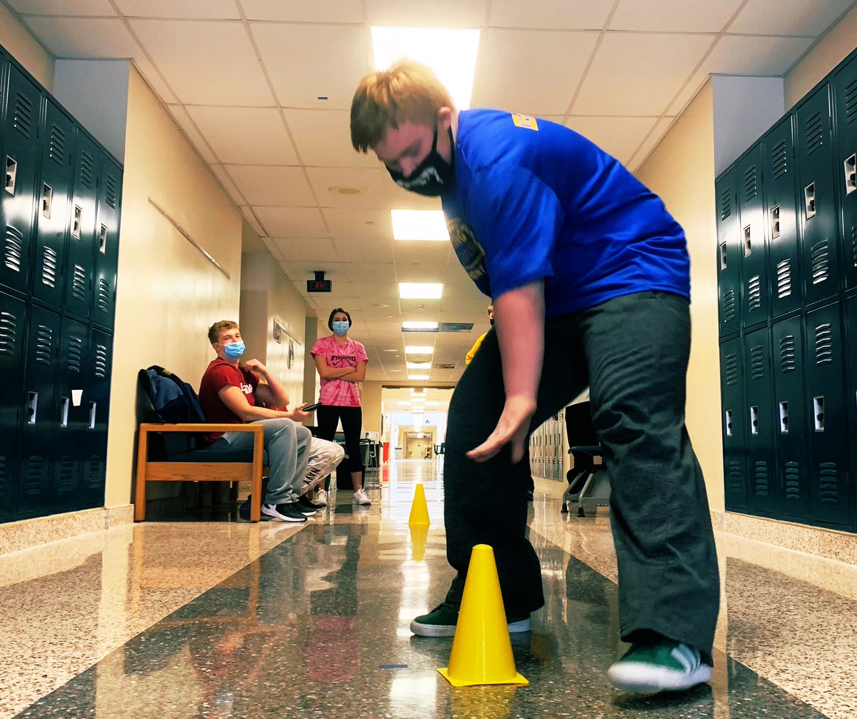 megfunDEHS's tweet photo. @DHSEAthletics Unified Sports Team, putting in wwwworkkk 💪 @SOPAPhilly @DASDPupilServ @DASDSECSPED  Lane Slides, anyone? 💥 https://t.co/qpmBVyoiXu