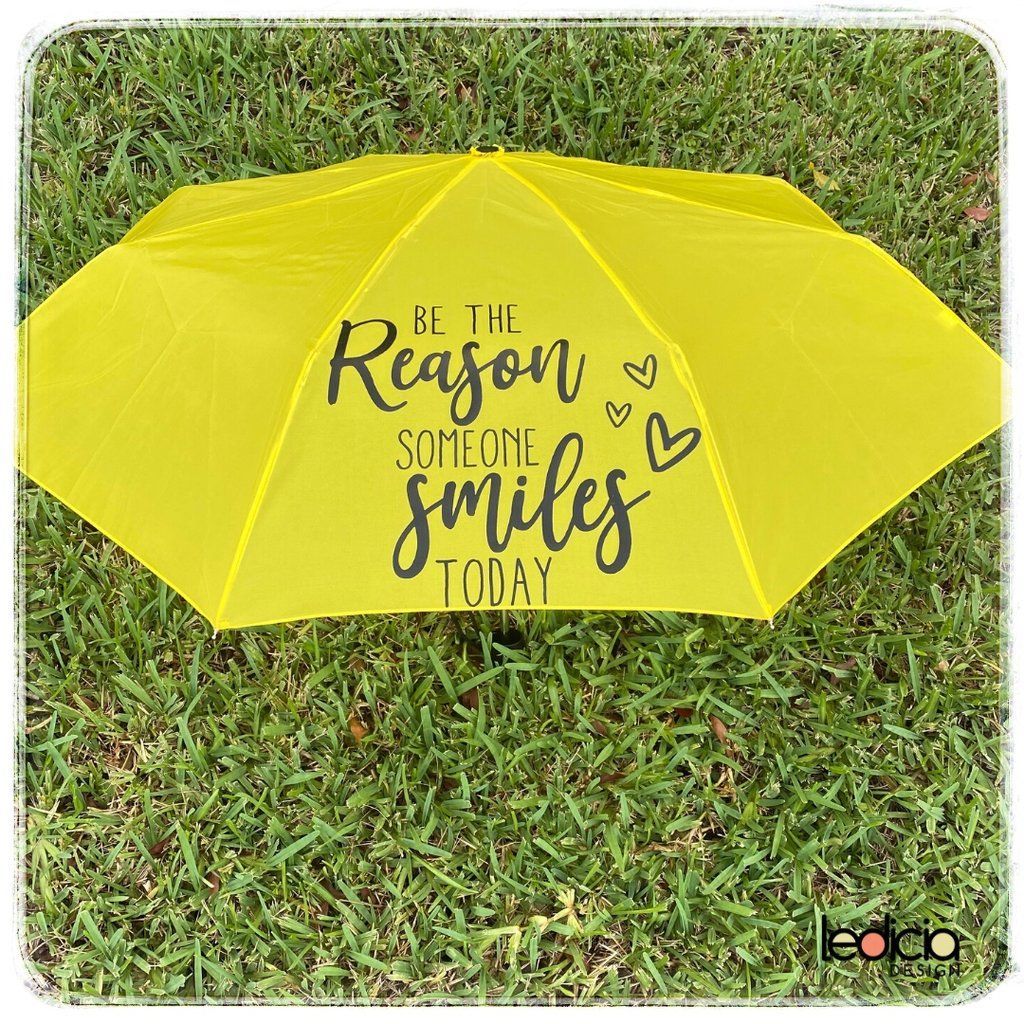 drloev's tweet image. Mother nature got her blessings mixed up today. No need for an umbrella this National Umbrella Day, the sky is clear and the sun is shining in San Francisco. Get out and be the reason someone smiles. #Sanfrancisco #NationalUmbrellaDay #drloev #allsmiles #BeHappy #healthysmile
